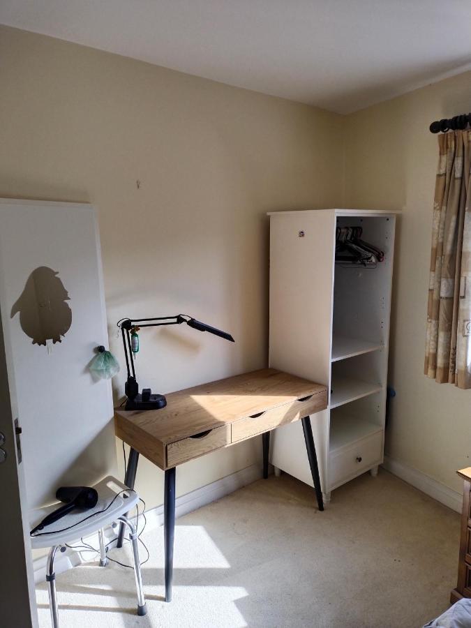 Crescent Apartments Homestay コーク エクステリア 写真