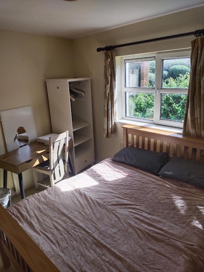 Crescent Apartments Homestay コーク エクステリア 写真