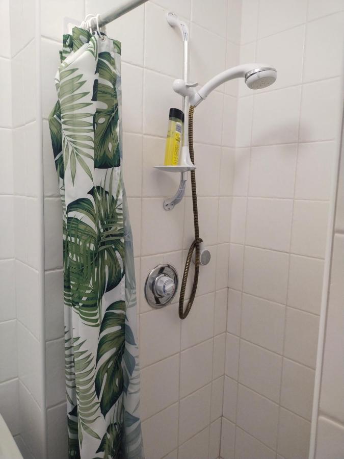 Crescent Apartments Homestay コーク エクステリア 写真