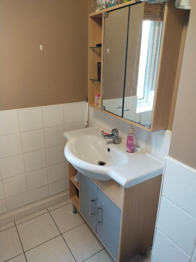 Crescent Apartments Homestay コーク エクステリア 写真